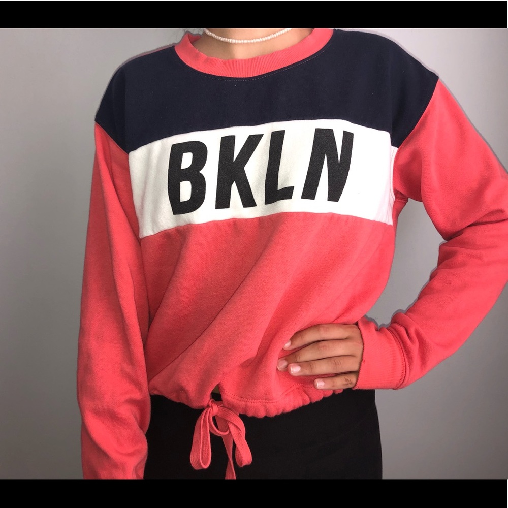 Cropped crew neck